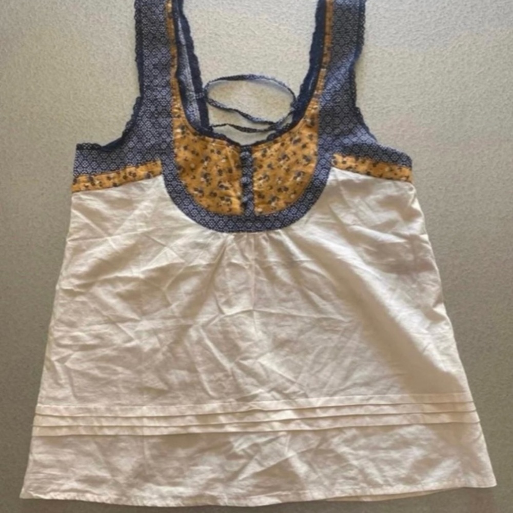 Lovely Cotton top NWT